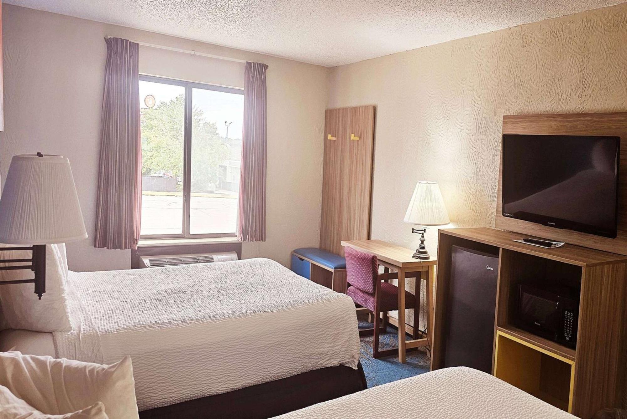 Days Inn By Wyndham Ozark Springfield Екстериор снимка