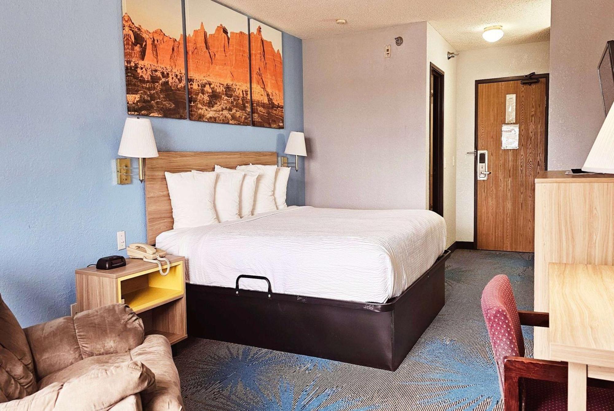 Days Inn By Wyndham Ozark Springfield Екстериор снимка