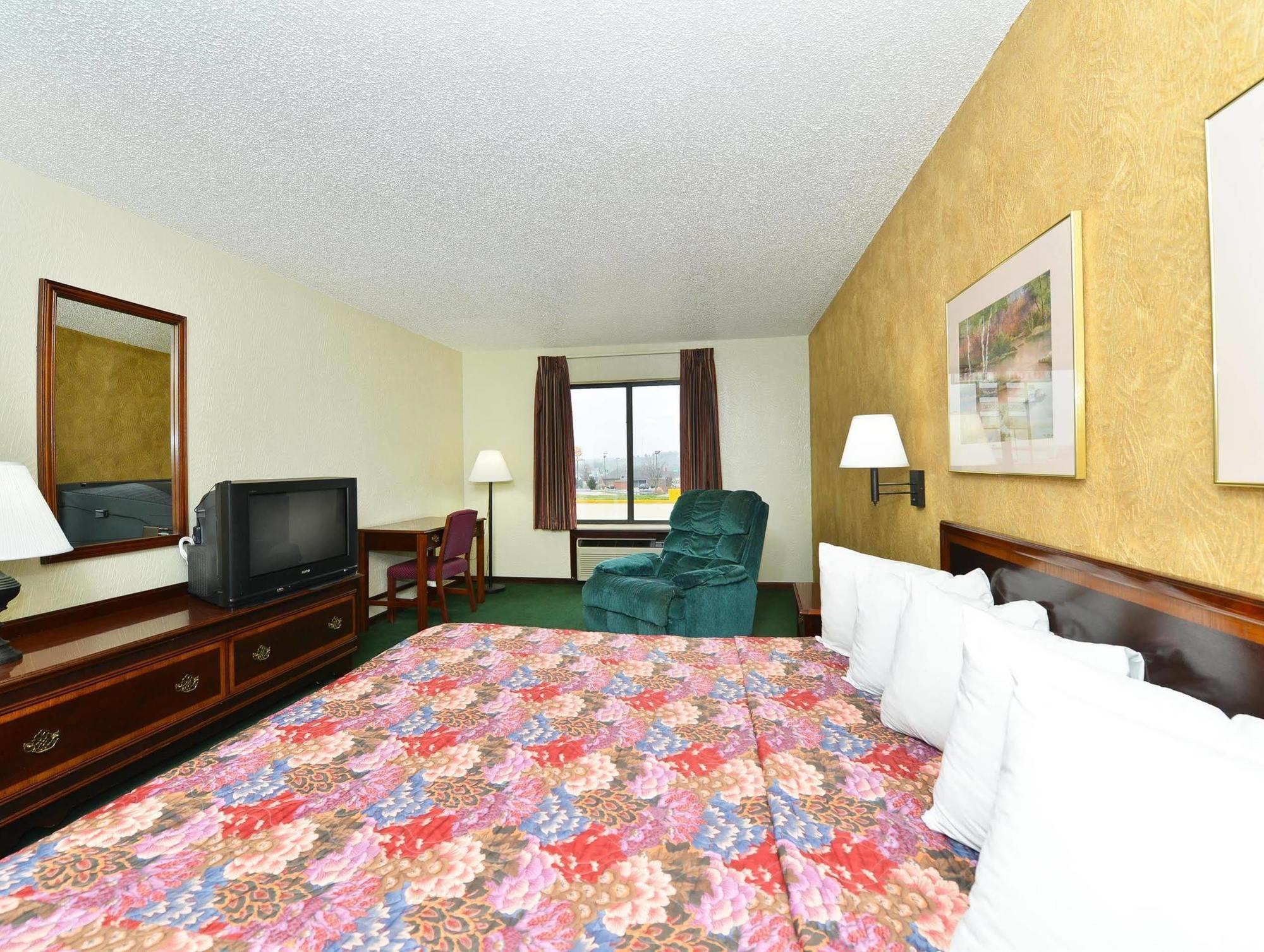 Days Inn By Wyndham Ozark Springfield Екстериор снимка